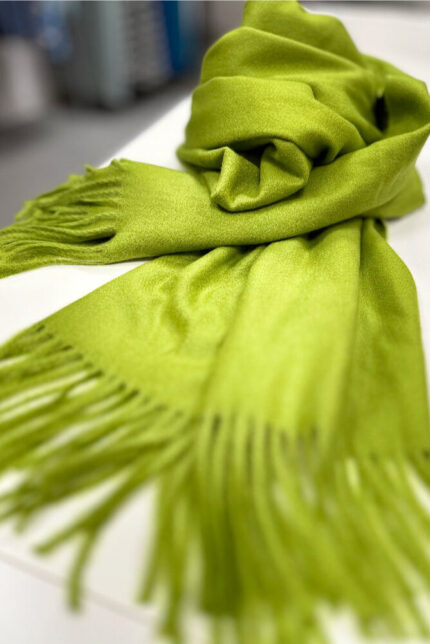 Dicker Sky Cashmere Winterschal mit Fransen in Grün